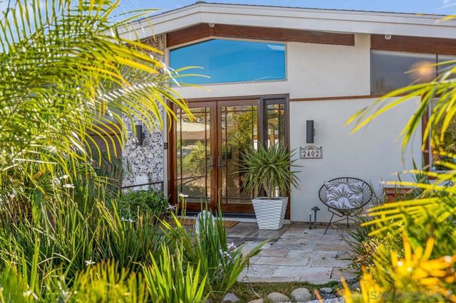 2402 Alto Cerro Circle, San Diego, CA 92109