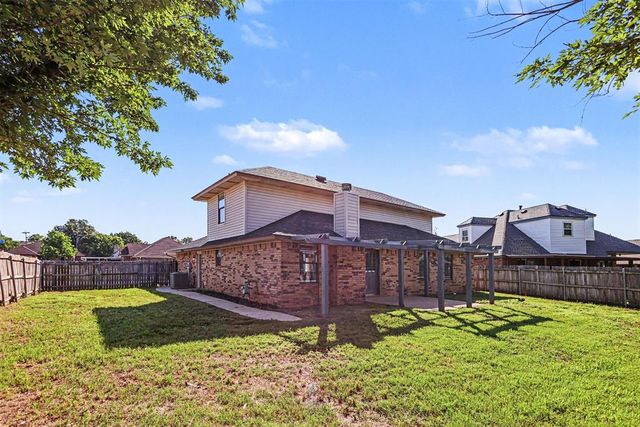 2441 E Hills Drive, Moore, OK 73160