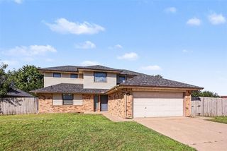 2441 E Hills Drive, Moore, OK 73160