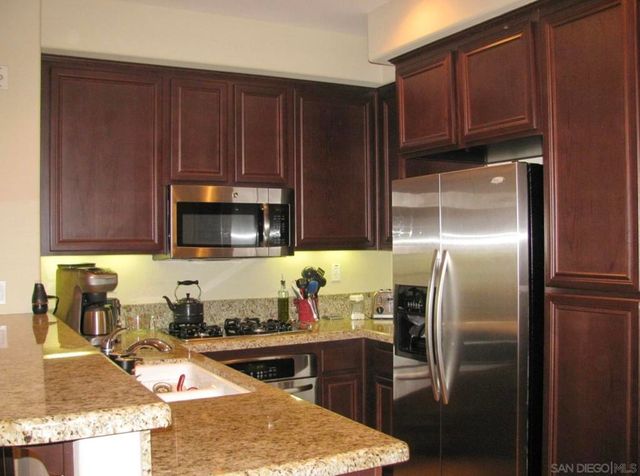 8807 N Promenade Pl, San Diego, CA 92123