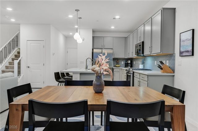 11636 Desert Hollow Avenue, Las Vegas, NV 89138