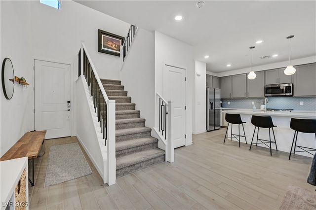 11636 Desert Hollow Avenue, Las Vegas, NV 89138