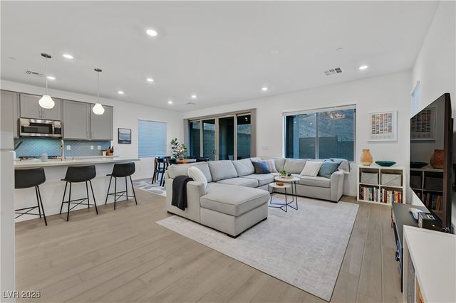 11636 Desert Hollow Avenue, Las Vegas, NV 89138