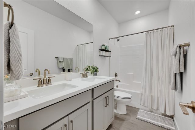 11636 Desert Hollow Avenue, Las Vegas, NV 89138