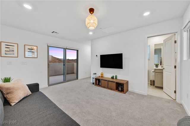 11636 Desert Hollow Avenue, Las Vegas, NV 89138