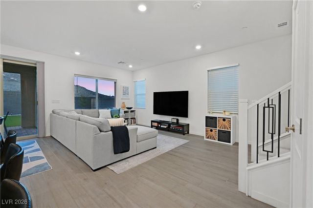 11636 Desert Hollow Avenue, Las Vegas, NV 89138