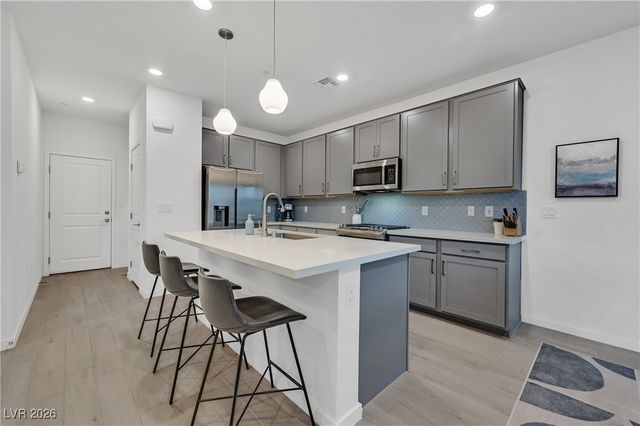 11636 Desert Hollow Avenue, Las Vegas, NV 89138