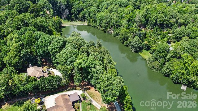 5838 Lake Providence Lane, Charlotte, NC 28277