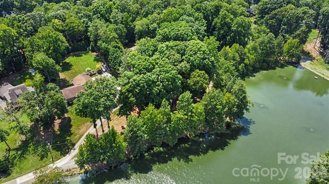 5838 Lake Providence Lane, Charlotte, NC 28277