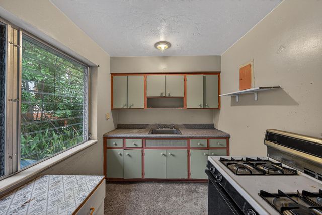 27 NE 17th Avenue, Pompano Beach, FL 33060