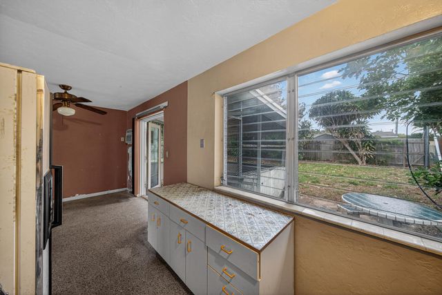 27 NE 17th Avenue, Pompano Beach, FL 33060