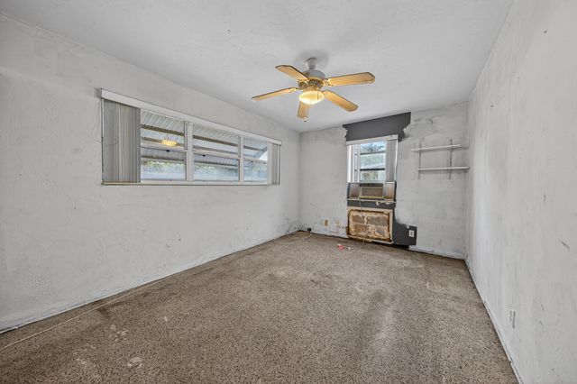 27 NE 17th Avenue, Pompano Beach, FL 33060