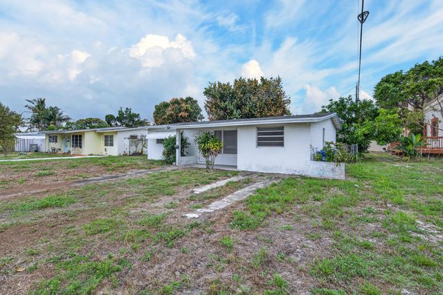 27 NE 17th Avenue, Pompano Beach, FL 33060