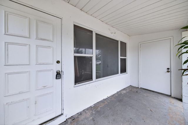 27 NE 17th Avenue, Pompano Beach, FL 33060