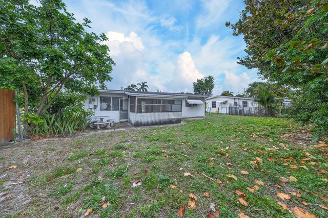 27 NE 17th Avenue, Pompano Beach, FL 33060