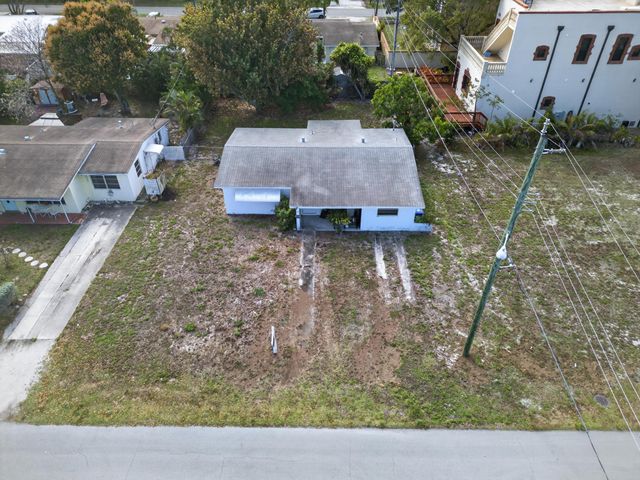 27 NE 17th Avenue, Pompano Beach, FL 33060