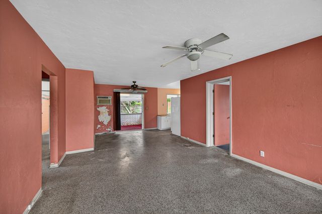 27 NE 17th Avenue, Pompano Beach, FL 33060