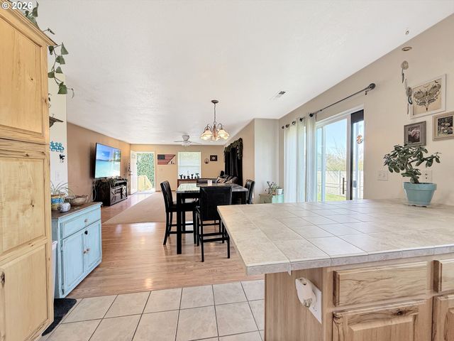 98557 WOODRIFF Ln, Brookings, OR 97415