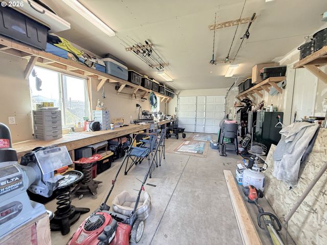 98557 WOODRIFF Ln, Brookings, OR 97415