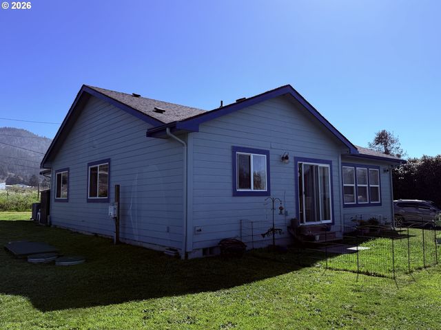 98557 WOODRIFF Ln, Brookings, OR 97415