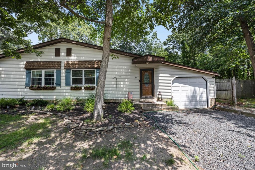 15 COLGATE RD, Atco, NJ 08004