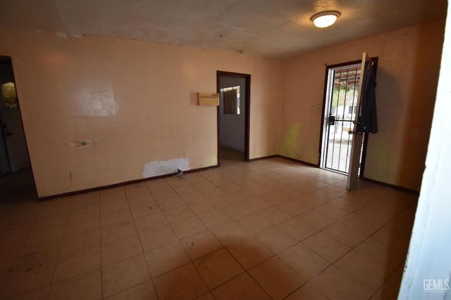 921 Feliz Drive, Bakersfield, CA 93307