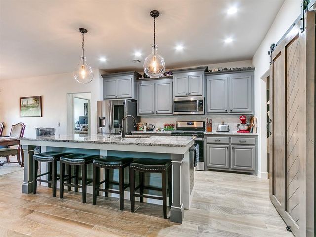 2801 Cedar Creek Drive, Moore, OK 73160