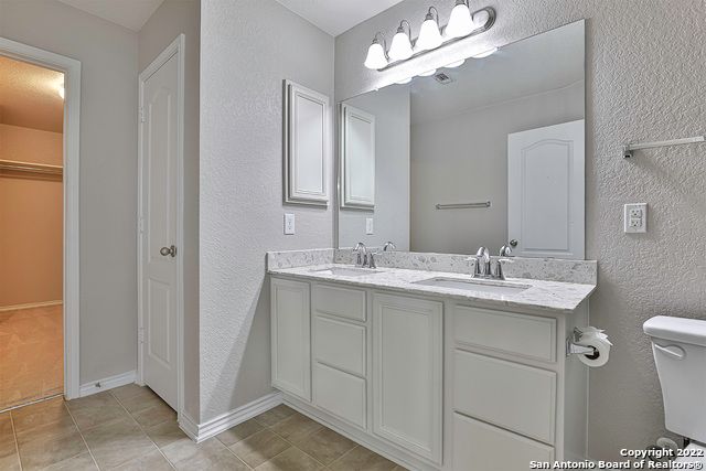 500 Dusty Emerald, Universal City, TX 78148