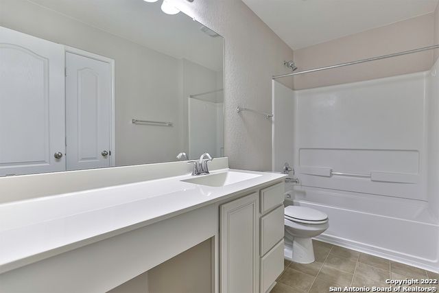 500 Dusty Emerald, Universal City, TX 78148