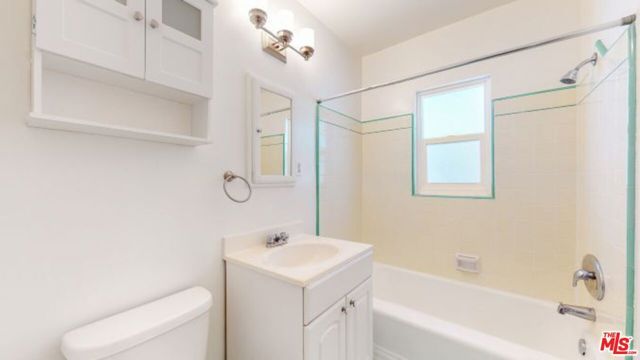 11284 Montana Avenue 1, Los Angeles, CA 90049