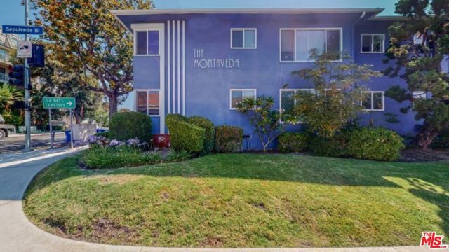 11284 Montana Avenue 1, Los Angeles, CA 90049