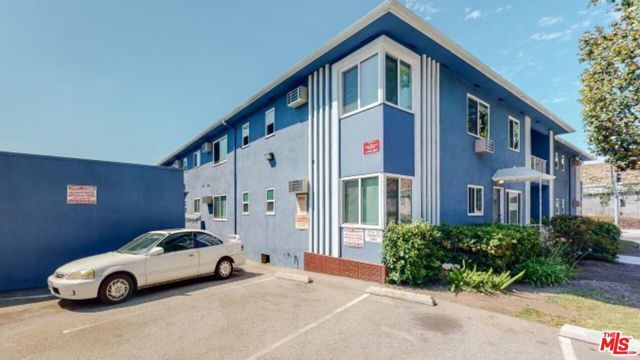 11284 Montana Avenue 1, Los Angeles, CA 90049