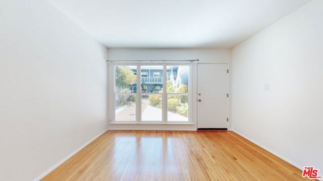 11284 Montana Avenue 1, Los Angeles, CA 90049