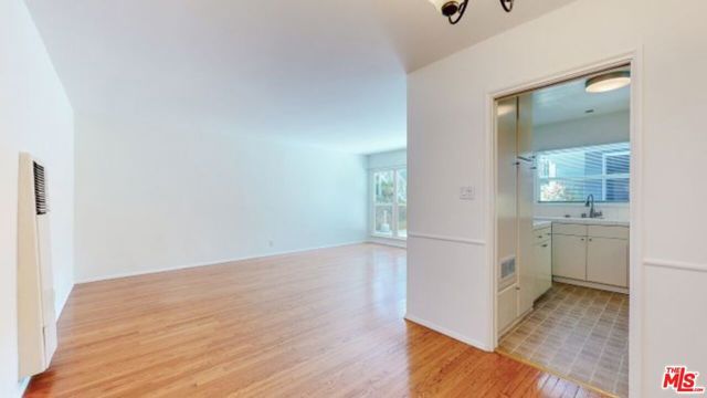11284 Montana Avenue 1, Los Angeles, CA 90049