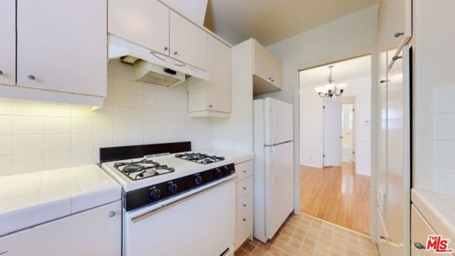 11284 Montana Avenue 1, Los Angeles, CA 90049