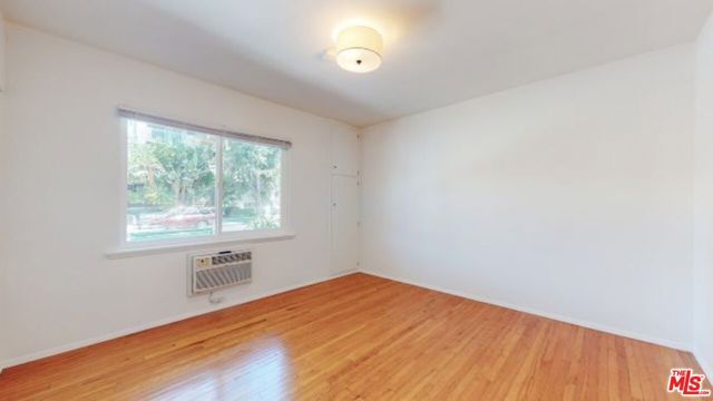 11284 Montana Avenue 1, Los Angeles, CA 90049