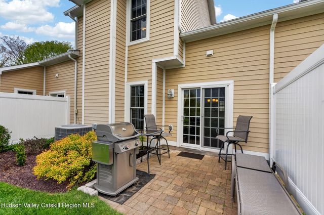 304 Ivy Trail, Rhinebeck, NY 12572