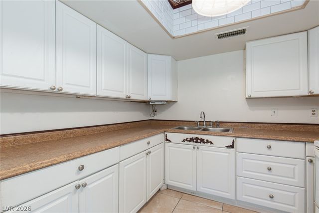 3525 Victory Avenue, Las Vegas, NV 89121