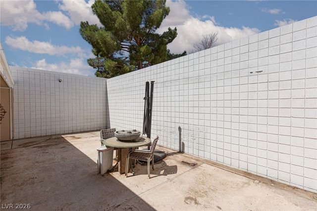 3525 Victory Avenue, Las Vegas, NV 89121