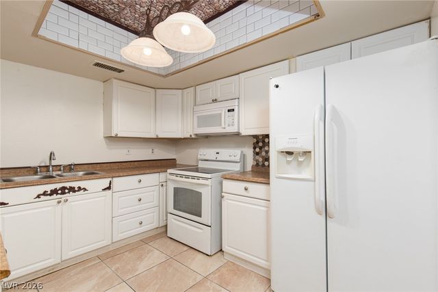 3525 Victory Avenue, Las Vegas, NV 89121