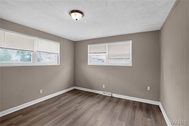 10443 Durness Drive, St Louis, MO 63137