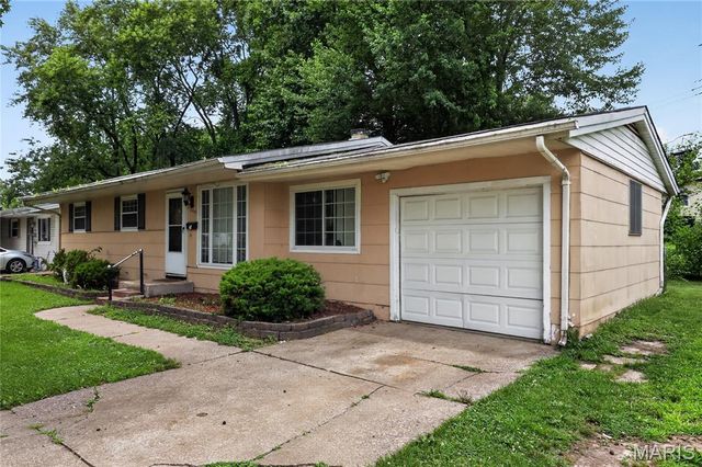 10443 Durness Drive, St Louis, MO 63137