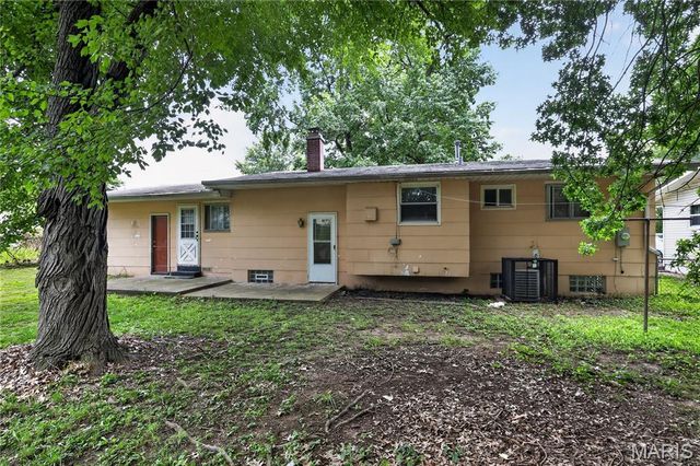 10443 Durness Drive, St Louis, MO 63137