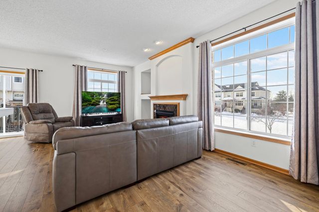 4332 Victor Path 1, Hugo, MN 55038