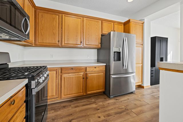 4332 Victor Path 1, Hugo, MN 55038