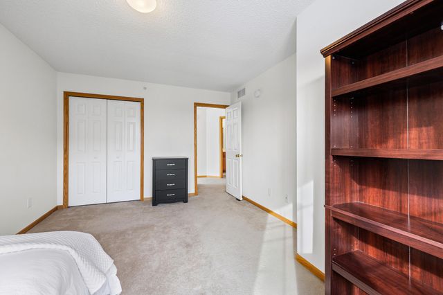 4332 Victor Path 1, Hugo, MN 55038