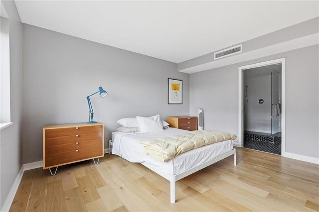 310 W 49th Street 805, Kansas City, MO 64112