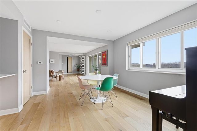 310 W 49th Street 805, Kansas City, MO 64112