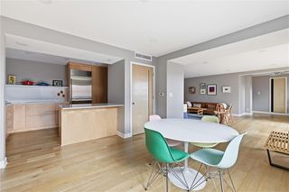 310 W 49th Street 805, Kansas City, MO 64112