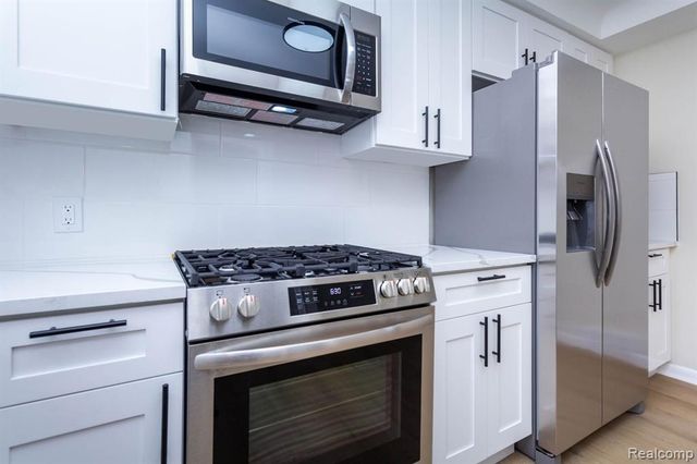 29940 Commonwealth Street, Roseville, MI 48066